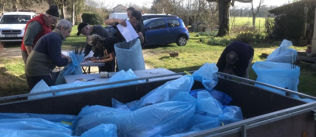 La remorque commence  se remplir